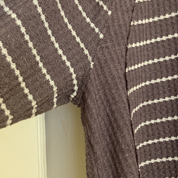 Stripped top. - Picture 3 of 5